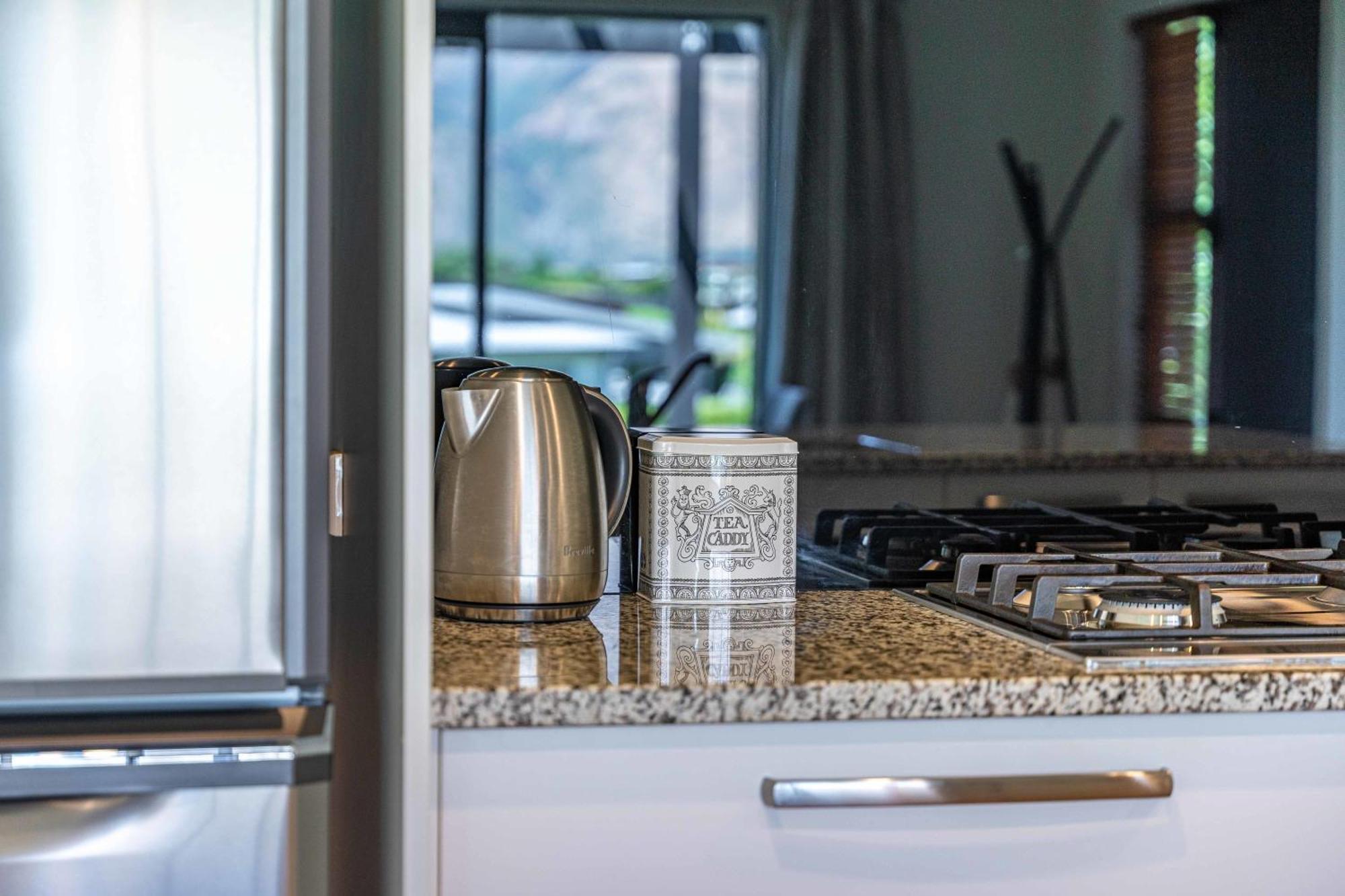 Hoheria Mountain Lodge Wanaka Ngoại thất bức ảnh